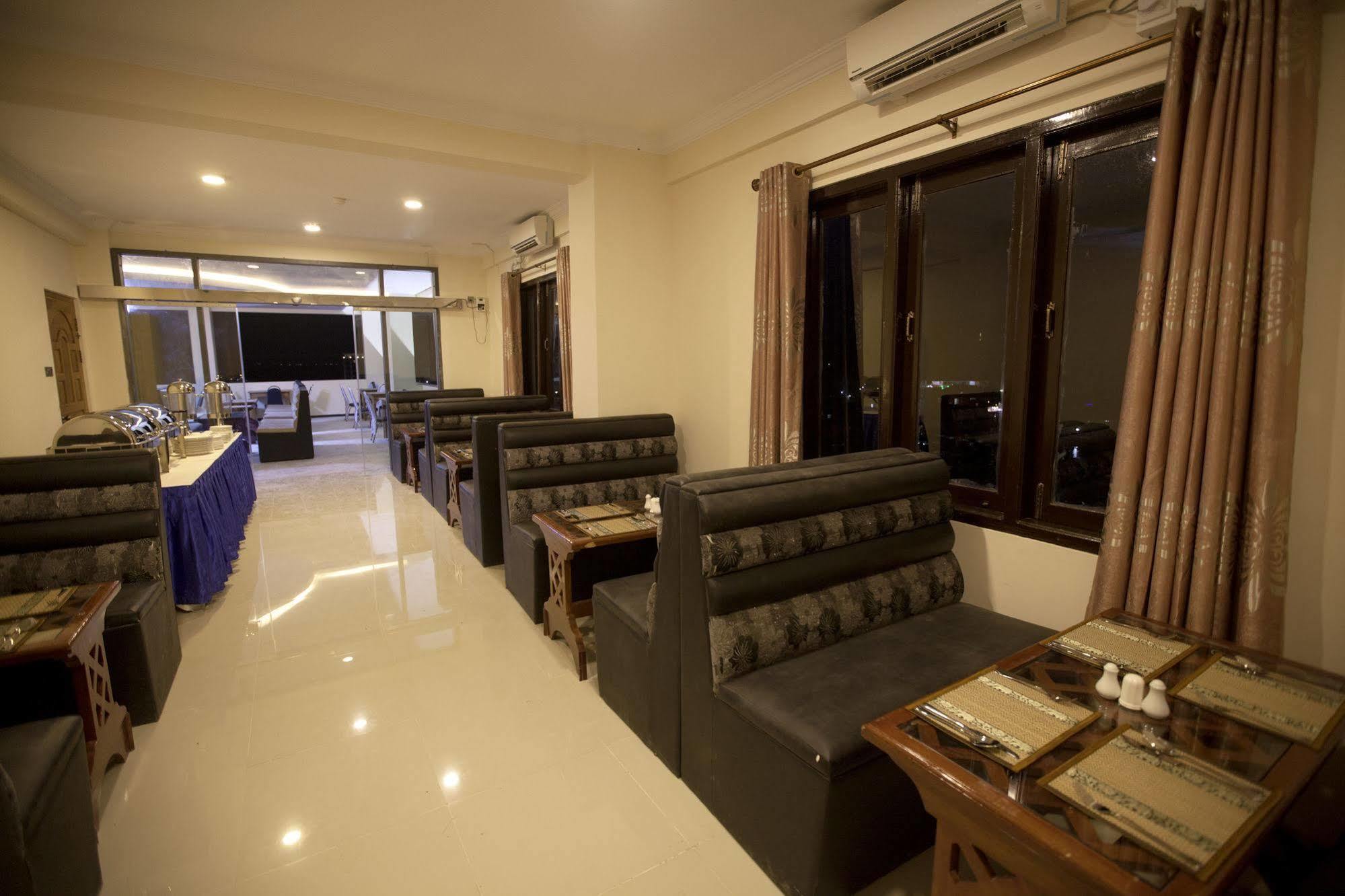 The Hotel Emperor-Inle Nyaung Shwe Exteriér fotografie